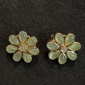 Julie Vos Gold/Green Daisy Clip Earrings